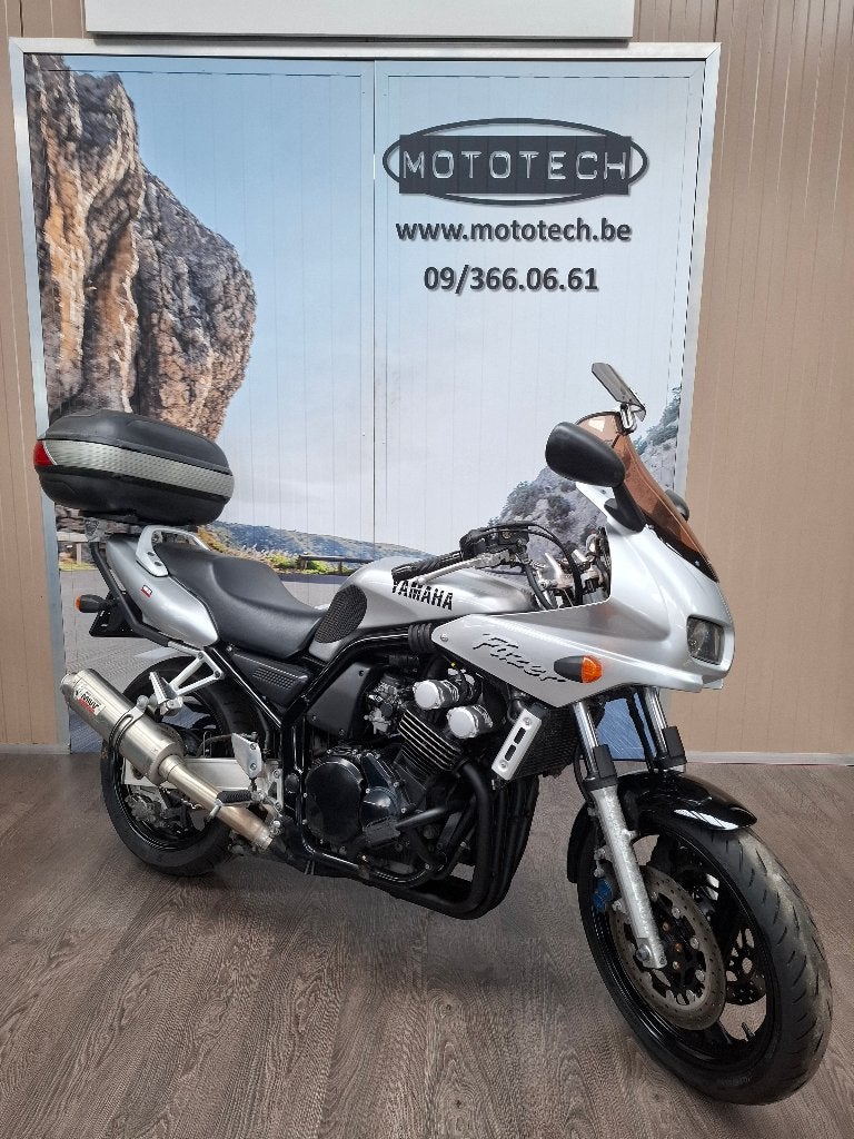 Yamaha Fazer 600, Motoren, Sportuitlaat, 4 cilinders, Motorrijbewijs A, Meer dan 35 kW