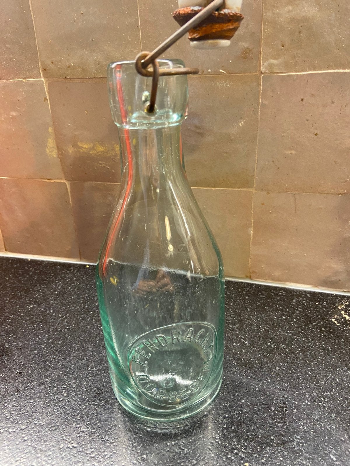 Vintage limonadefles Eendracht Oordegem met porseleinen dop, Verzamelen, Sportartikelen en Voetbal, Zo goed als nieuw, Ophalen of Verzenden