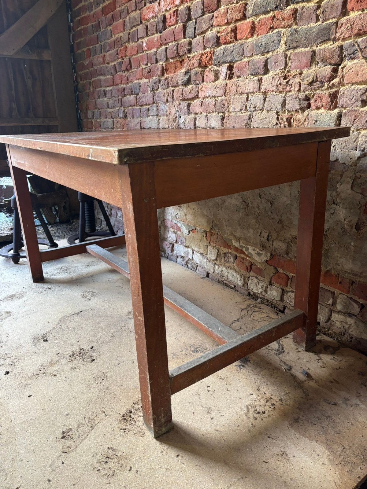 Robuuste vintage werktafel (2stuks beschikbaar), Ophalen, Vintage tekentafel atelier, Gebruikt, 50 tot 100 cm