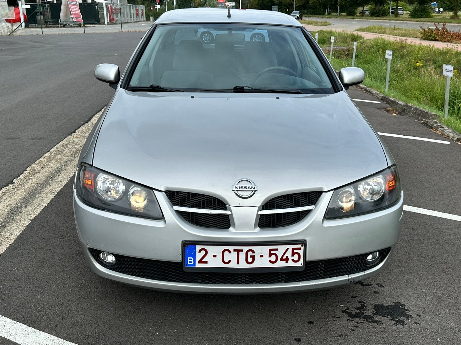 Nissan almera, Auto's, Nissan, Stof, 4 cilinders, 5 zetels, Grijs