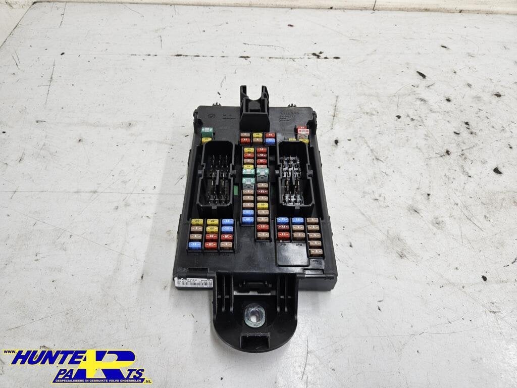 Zekeringskast Volvo XC90/V60/XC60/V90 ('14-'22) 31682732, Gebruikt, Ophalen of Verzenden, Volvo, Volvo
