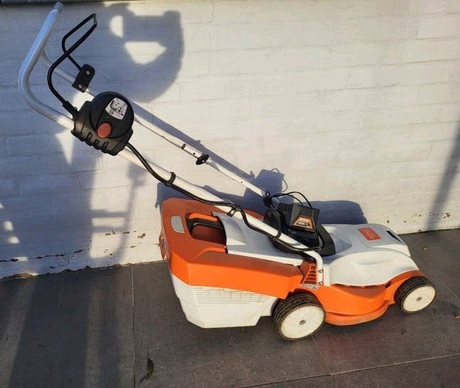 stihl rma 235 grasmachine met batterij en lader, Tuin en Terras, Ophalen