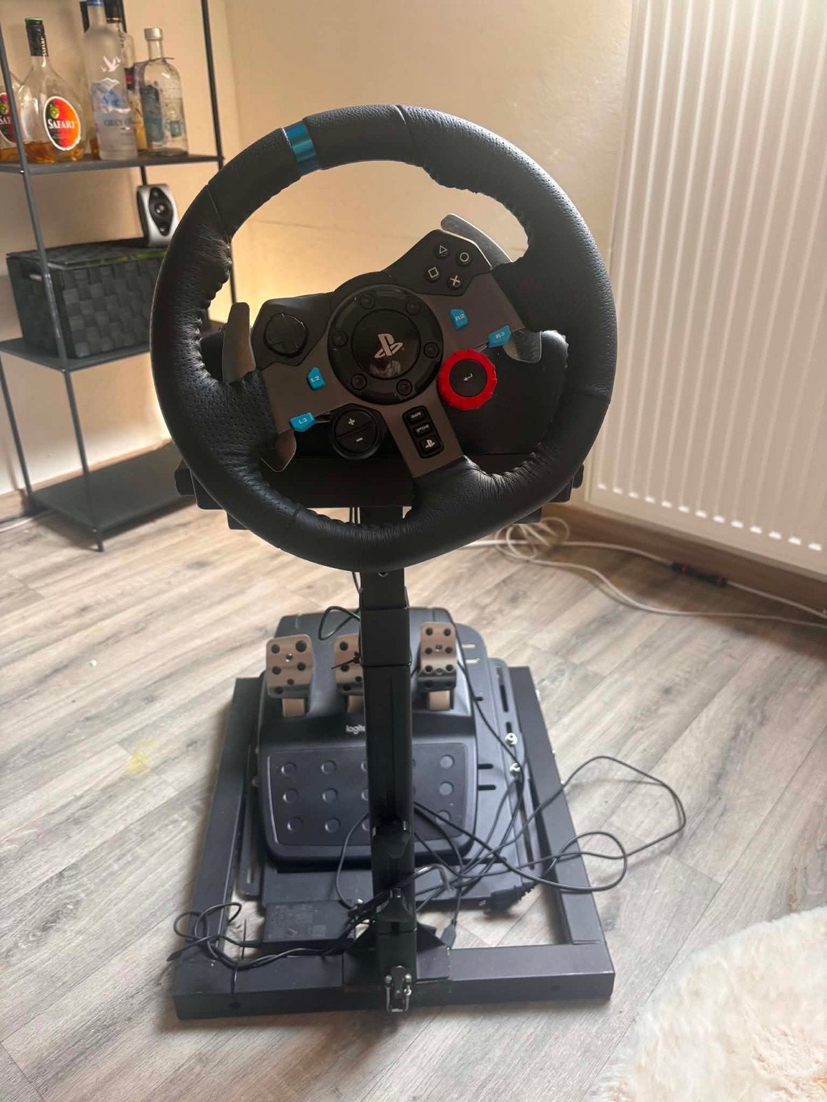 G29 logitech + stand, Consoles de jeu & Jeux vidéo, Consoles de jeu | Sony Consoles | Accessoires, Enlèvement, Comme neuf