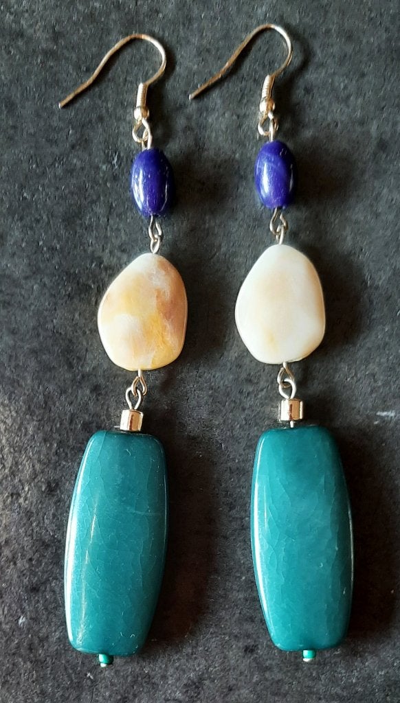 Te koop: Nieuw!!! Mooie lange oorbellen, Bijoux, Sacs & Beauté, Boucles d'oreilles, Neuf, Enlèvement ou Envoi, Or, Avec strass