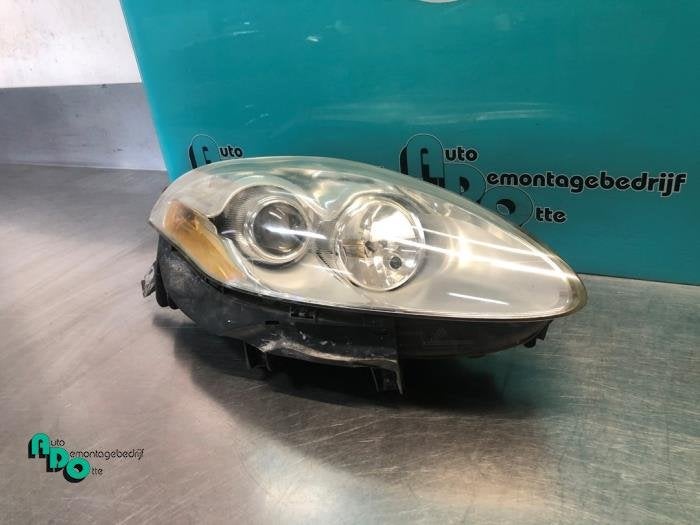 Koplamp rechts van een Fiat Bravo (Bravo 07-), Gebruikt, -, -, Ophalen of Verzenden