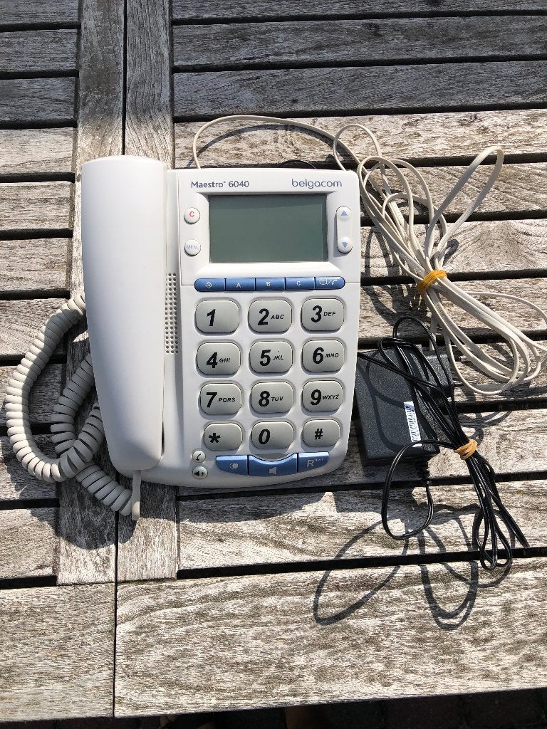 TELEFOON MET GROTE TOETSEN, Enlèvement