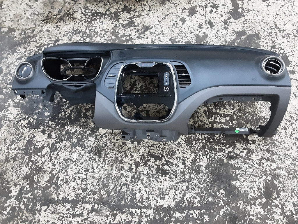 DASHBOARD Renault Captur I (2R) (01-2013/-), Auto-onderdelen, Gebruikt, Renault, Peter-Huppertz-Straße 5
51063  Köln, DE, Dialog.deutschland@renault.de