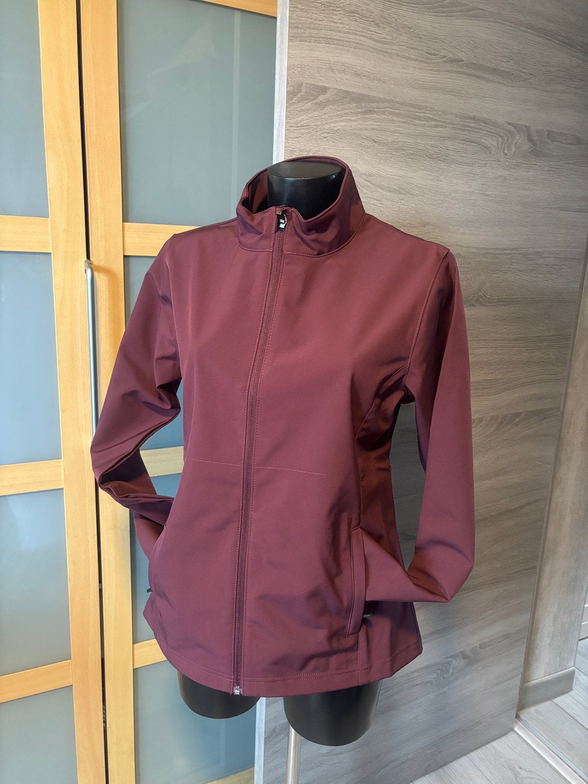 Nieuwe jas voor dames, Ophalen, Nieuw