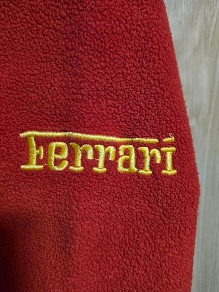 Polaire Ferrari, Vêtements | Hommes, Rouge, Ferrari, Enlèvement, Porté