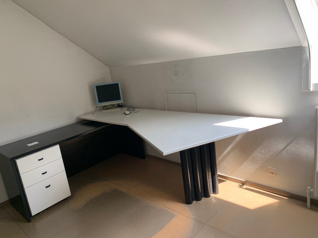 Bureau, Ophalen, Hoekbureau, Zo goed als nieuw, Met wielen