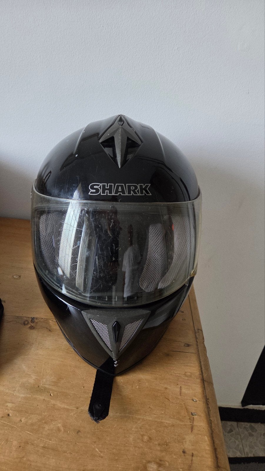 Casque intégral  shark avec visière E2 + petit casque, Vélos & Vélomoteurs, Casques de cyclomoteur, Enlèvement
