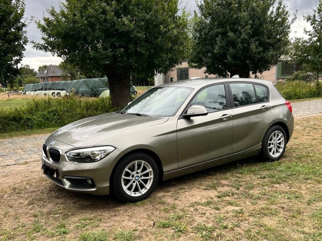 BMW 116i benzine – 37.000 km – 2017 – Eeklo, Auto's, BMW, Voorwielaandrijving, Stof, Overige kleuren, 5 deurs