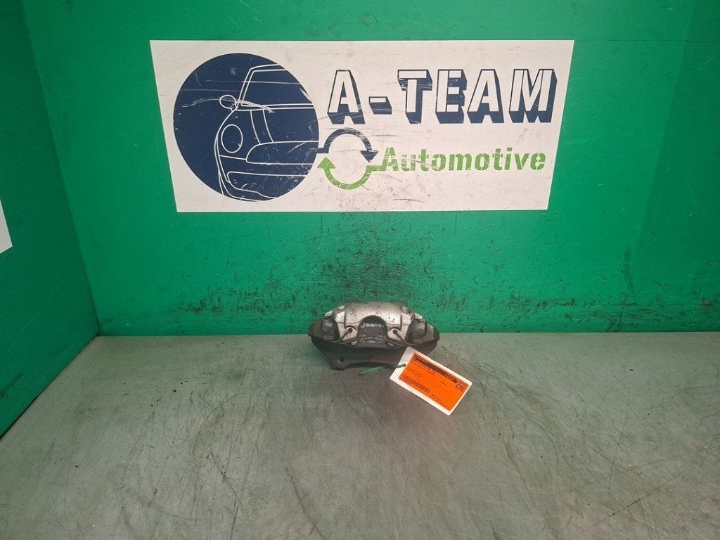 REMKLAUW LINKS VOOR Renault Clio IV (5R) (01-2012/08-2021), Gebruikt, Renault, Peter-Huppertz-Straße 5
51063  Köln, DE, Dialog.deutschland@renault.de