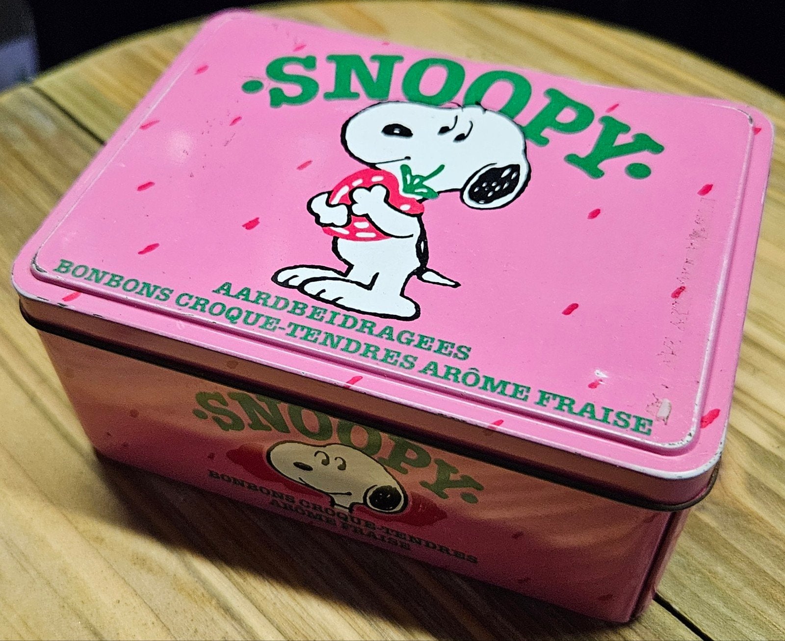 Snoopy blik Aardbeidragees jaren 80
Dit is een v, Verzamelen, Blikken, Ophalen of Verzenden