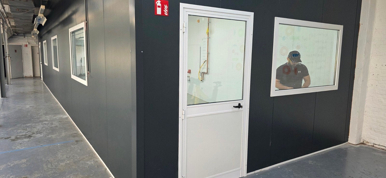 sandwichpanelen + dubbelglas ramen en deur, Ophalen, Zo goed als nieuw, Muurisolatie, 15 m² of meer