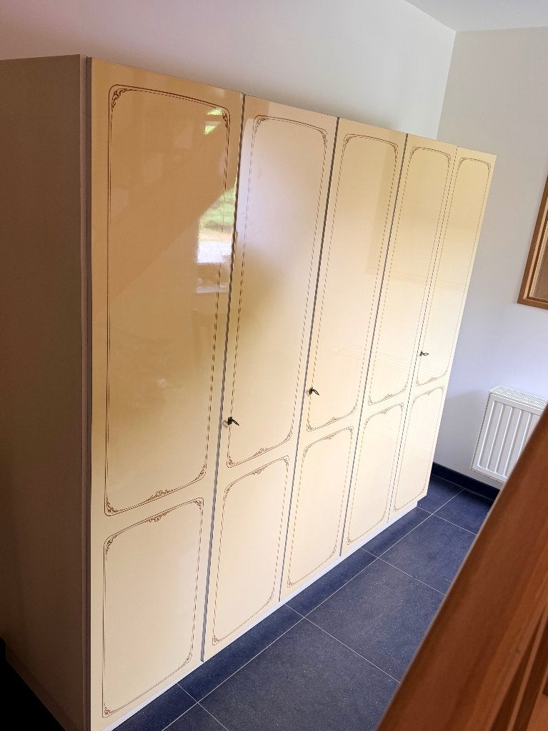 Penderie 5 portes, 200 cm ou plus, Utilisé, Avec porte(s), 50 à 75 cm