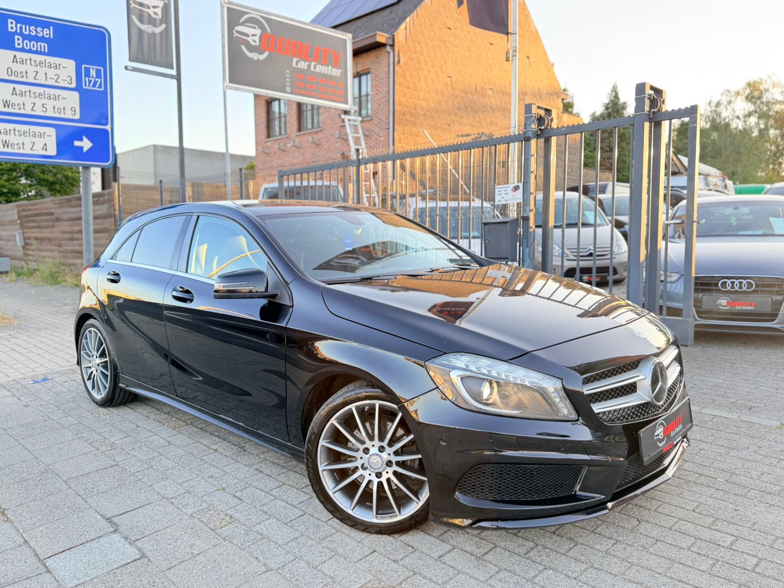 Mercedes A180i AMGLINE 12/2015 142dkm Benzine Euro6 Full, Auto's, 90 kW, Bluetooth, Zwart, Bedrijf