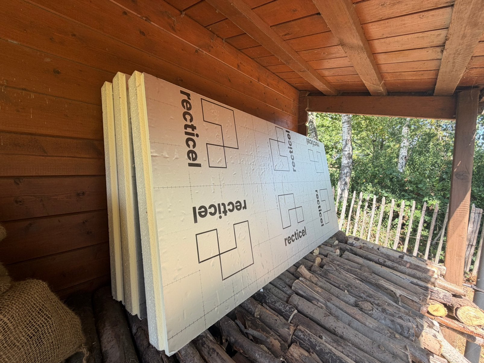 3 panneaux de PIR 82mm (120 x 60) et 2 grandes chutes, Bricolage & Construction, Neuf, 8 à 12 cm, Enlèvement, Mousse rigide (PIR)