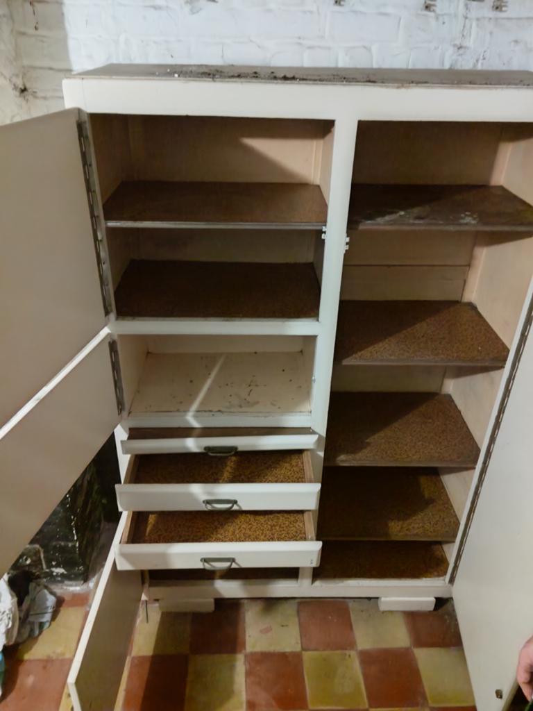 Ancien garde-manger unique, Maison & Meubles, Armoires | Armoires à chaussures, Enlèvement