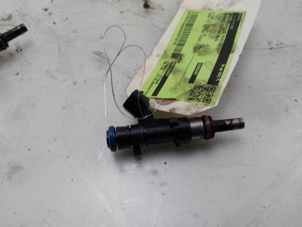INJECTEUR Renault Clio IV Estate / Grandtour (7R), Robert Bosch AG, Renault, Utilisé, Robert-Bosch-Allee 1
74232  Abstatt, DE