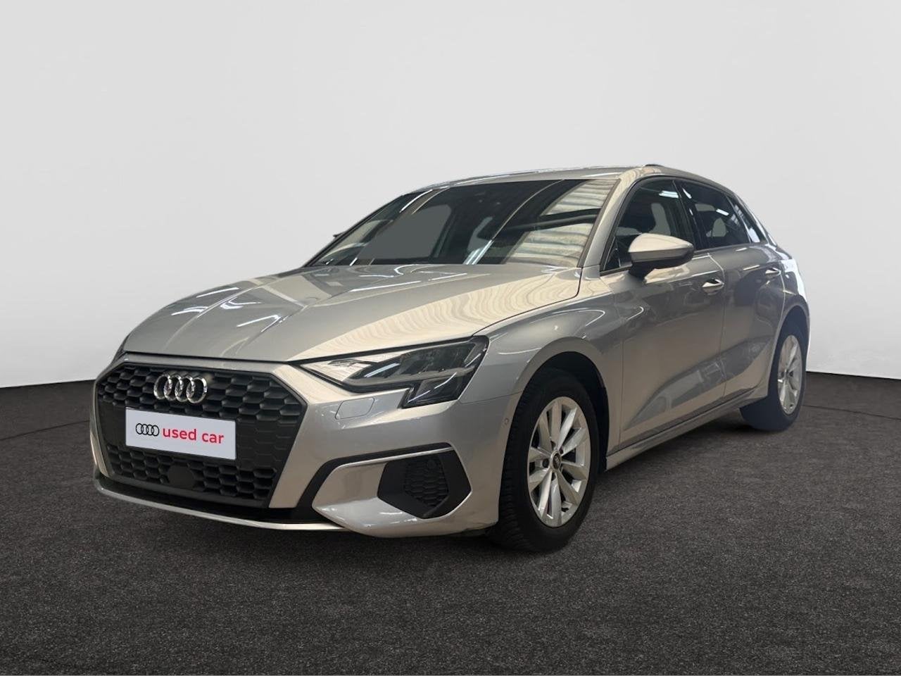 Audi A3 Sportback 30 TFSI Attraction, Auto's, Apple Carplay, Bedrijf, Handgeschakeld, Zilver of Grijs