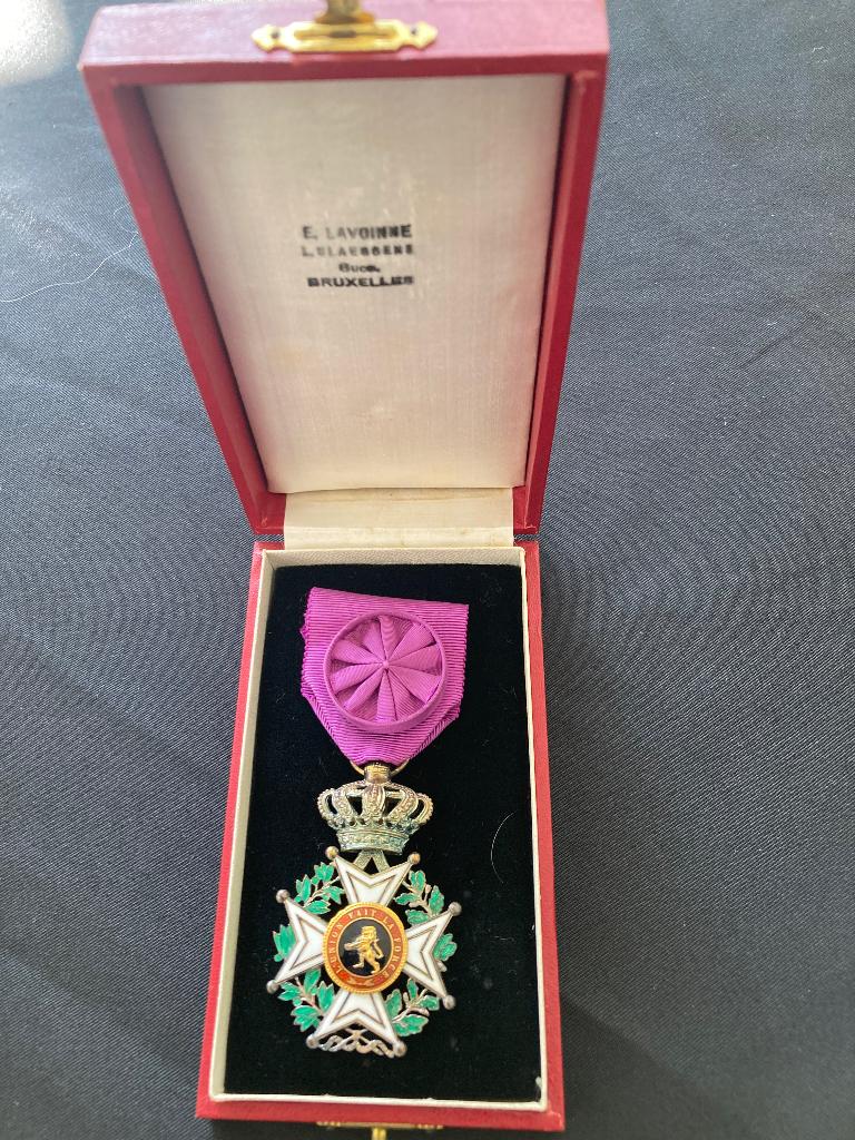 Médaille de l'Ordre de Léopold, Enlèvement ou Envoi