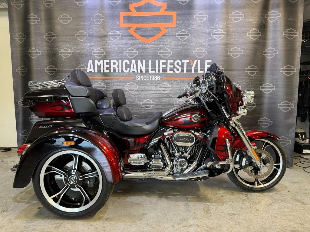 Harley-Davidson - Davidson Touring Trike Tri Glide Ultra CVO, Entreprise, Plus de 35 kW, 1923 cm³, ABS
