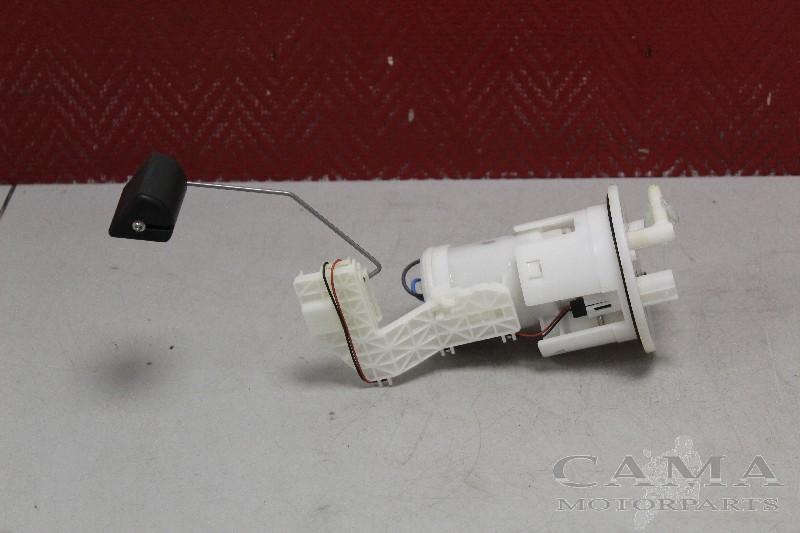 POMPE CARBURANT C Honda VFR 1200 F (VFR1200 + DCT), Dhr. S. di Majo, Utilisé, Info@cama-motorparts.nl, P.J. Troelstraweg 8 8
3144 CX  MAASSLUIS, NL