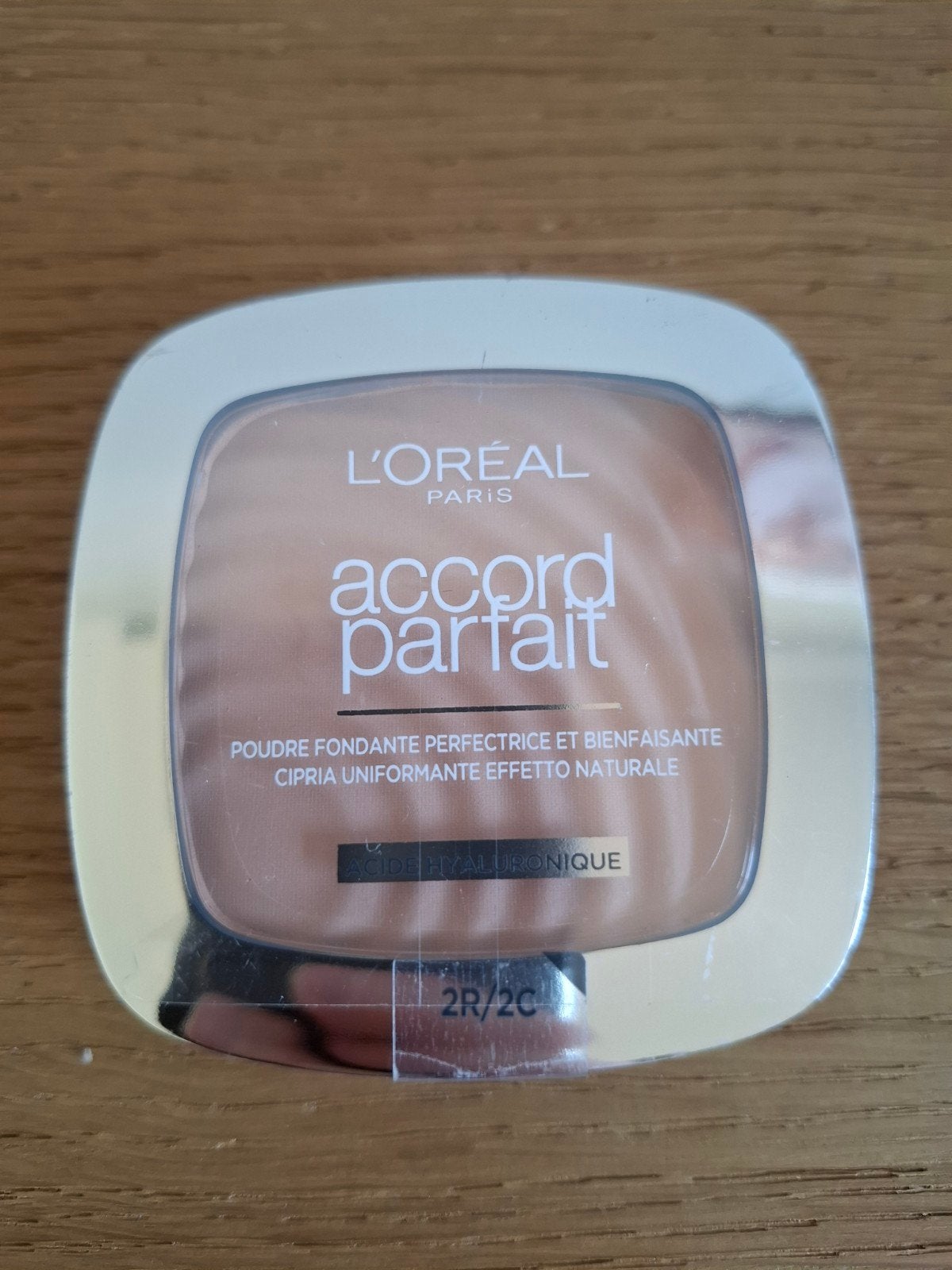 L´Oreal Paris accord parfait poudre sealed, Ophalen of Verzenden, Nieuw, Gehele gezicht, Camouflage