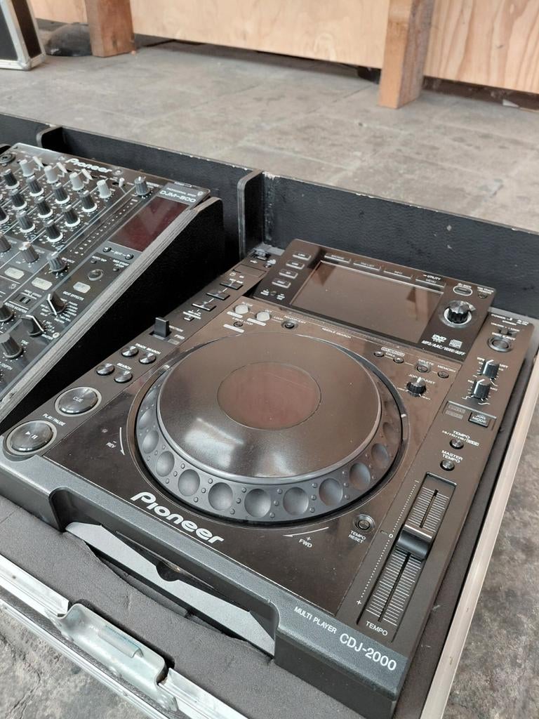 2x CDJ2000 +DJM800 (incl. flightcase), Muziek en Instrumenten, Dj-sets en Draaitafels, Zo goed als nieuw, Dj-set, Pioneer, Ophalen