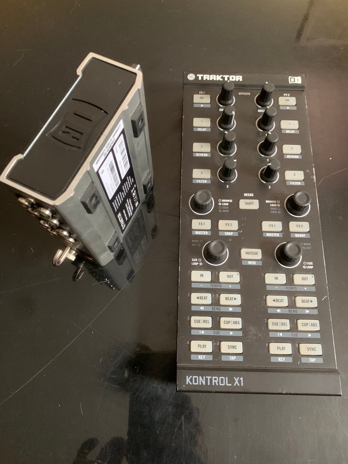 Native  Scratch a6 avec un controlleur traktor X1, Ophalen, Gebruikt