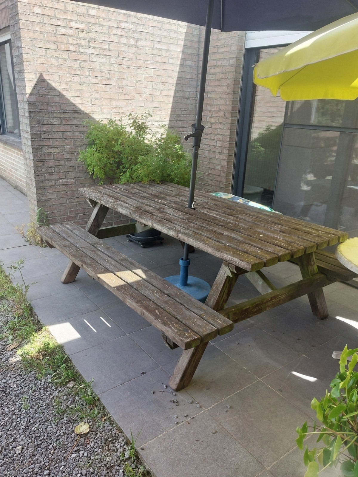 Stevige picknick bank, Ophalen
