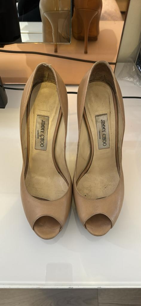 Jimmy choo, Ophalen, Gedragen