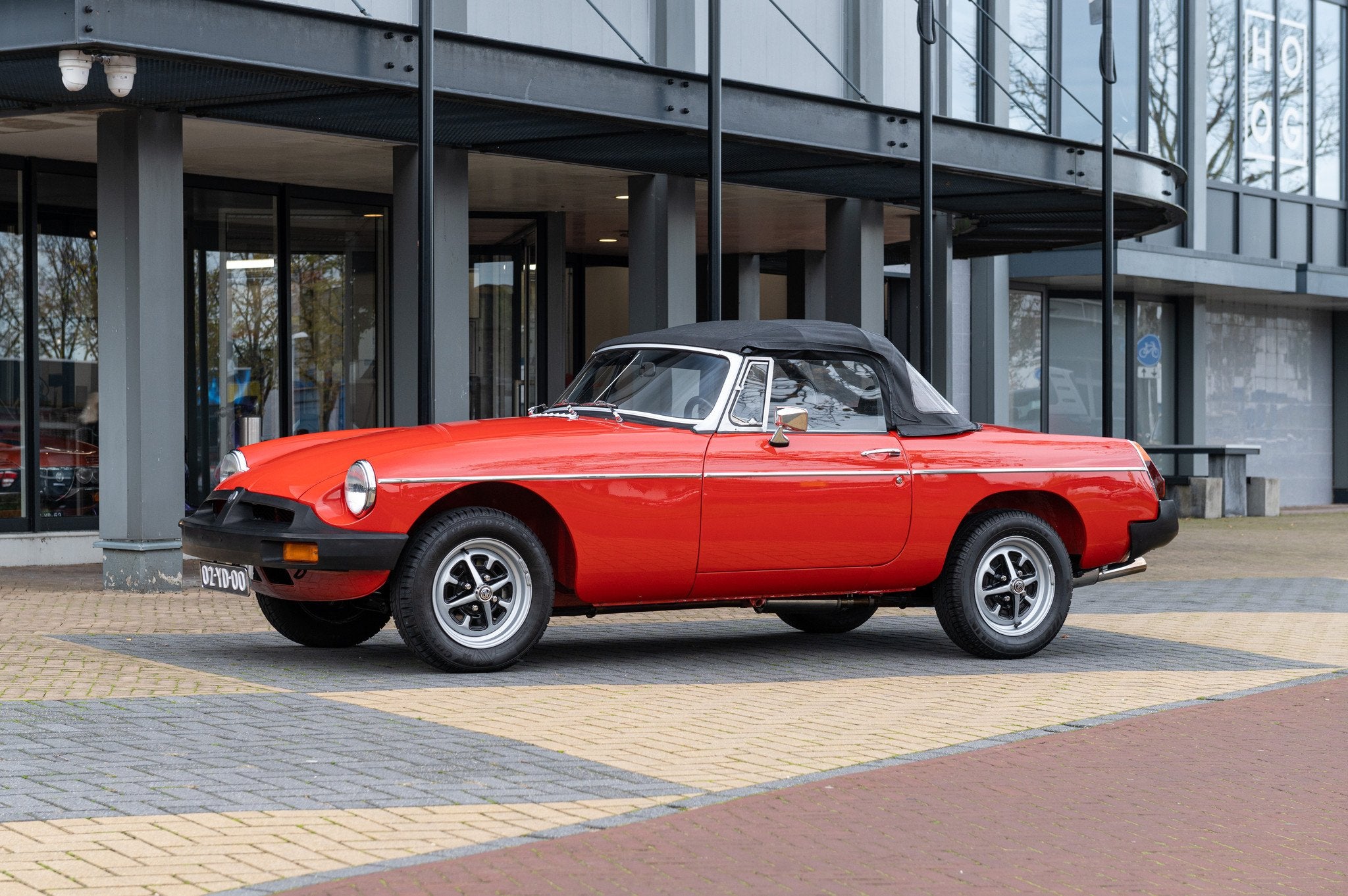 MG B MGB 1.8, Autos, MG, Achat, B, Intérieur cuir, Toit ouvrant, Essence, Cabriolet, 2 portes, Boîte manuelle, Rouge, Cuir, Occasion