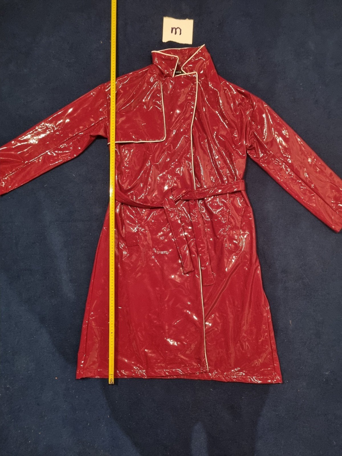 Veste laquée, jupon, taille M, Envoi