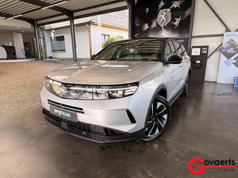 Opel Grandland X GS HYBRID 360 CAMERA-NAGVI-VERWAMBAARE ZE, Auto's, Automaat, Overige brandstoffen, Zilver of Grijs, Te koop