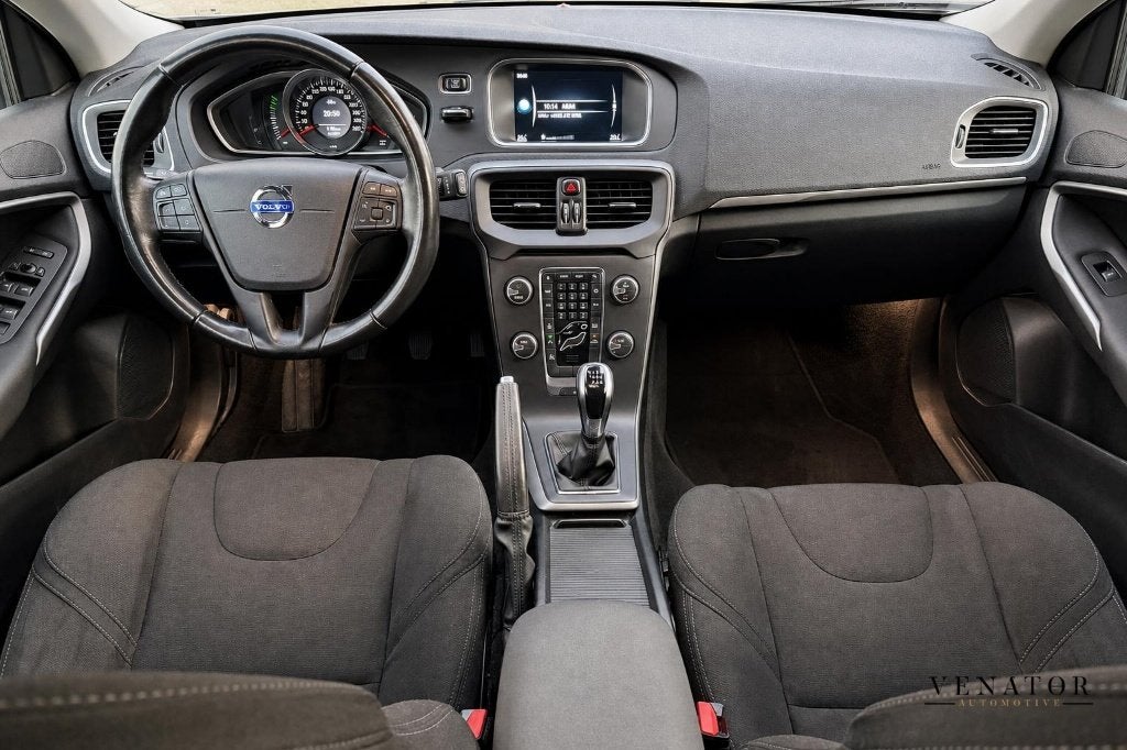Volvo V40 D2 1.6 | AIRCO | NAVI | PDC | CRUISE, Auto's, Volvo, Voorwielaandrijving, Zwart, 4 cilinders, Bedrijf