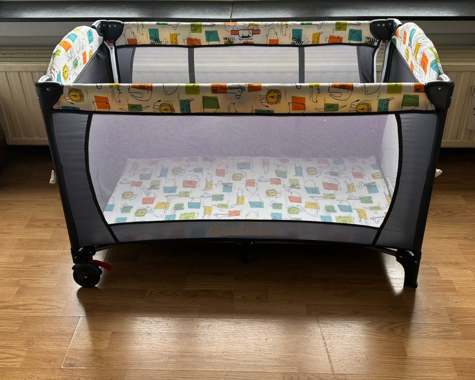 Superbe lit bébé Costway pliable pratique table à langer new, Enlèvement, Comme neuf