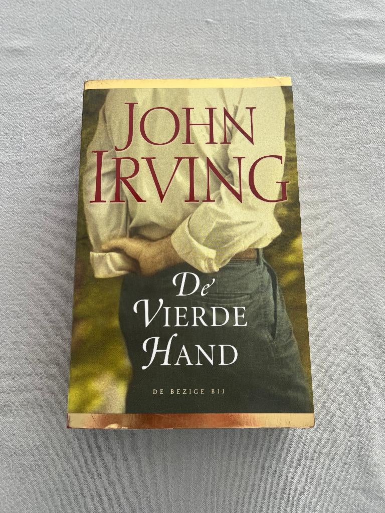 De vierde hand – John Irving | Roman (NL), Boeken, Gelezen, Nederland, John Irving, Ophalen of Verzenden