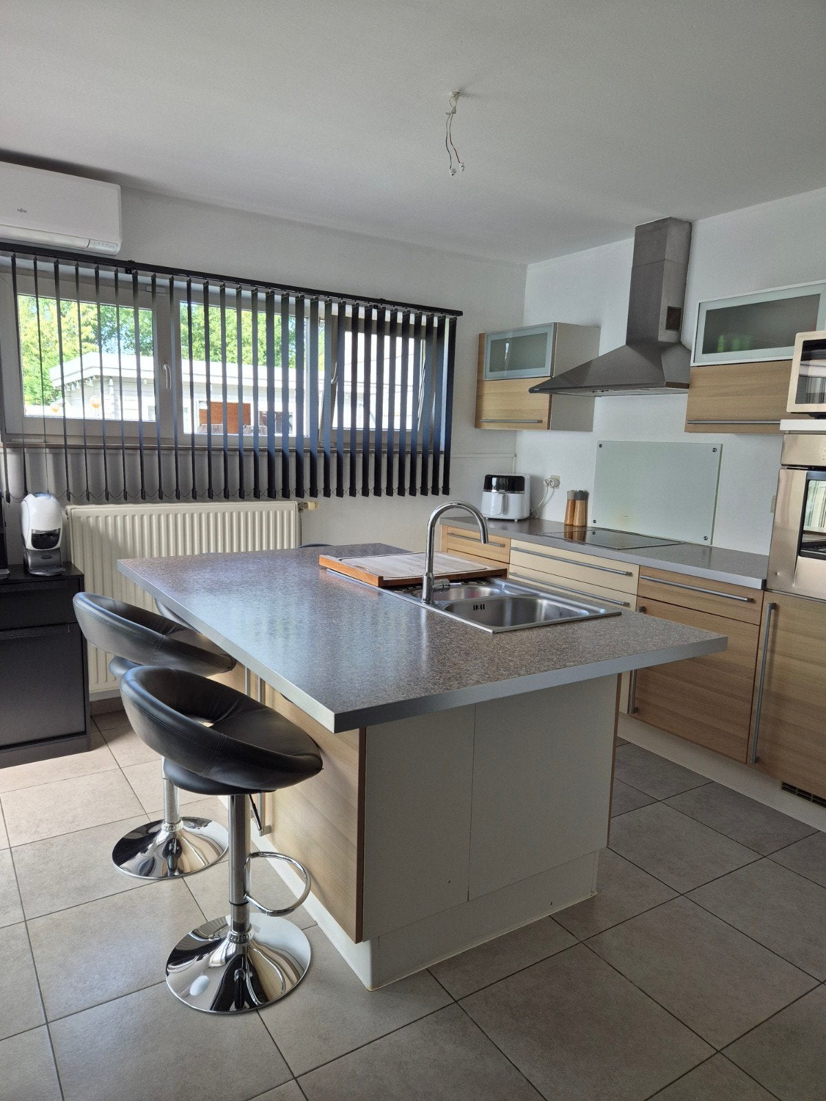 Mooi keuken met eiland, Ophalen, Gebruikt, Bruin, Dubbelwandige keuken