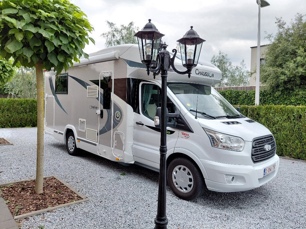Mobilhome Ford Chausson 758 Titanium automaat, Caravans en Kamperen, Automaat, Watertank (Schoon), Ford, Diesel