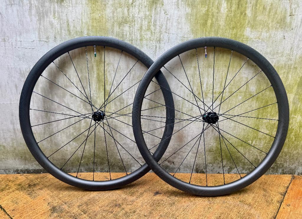 Carbon Gravel wielen - Dt Swiss 350 XDR hubs - 35 mm, Fietsen en Brommers, Gebruikt, Gravelbike, Carbon, Ophalen