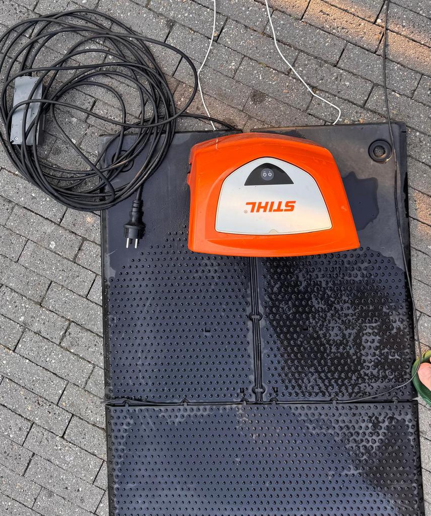 Dockingstation Stihl ADO 401/601, Tuin en Terras, Ophalen, Cirkelmaaier, Gebruikt, Elektrische grasmaaier