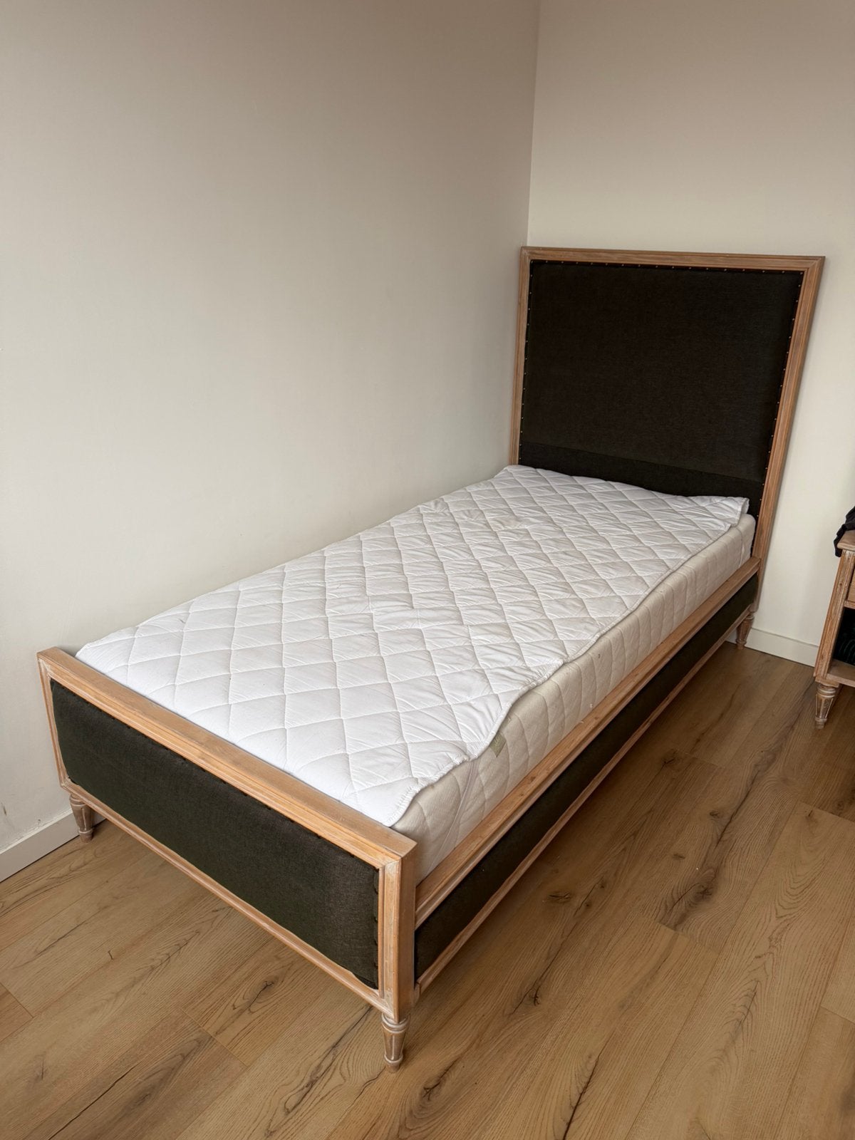 Eenpersoonsbed – klassiek houten bed, Enlèvement, Comme neuf