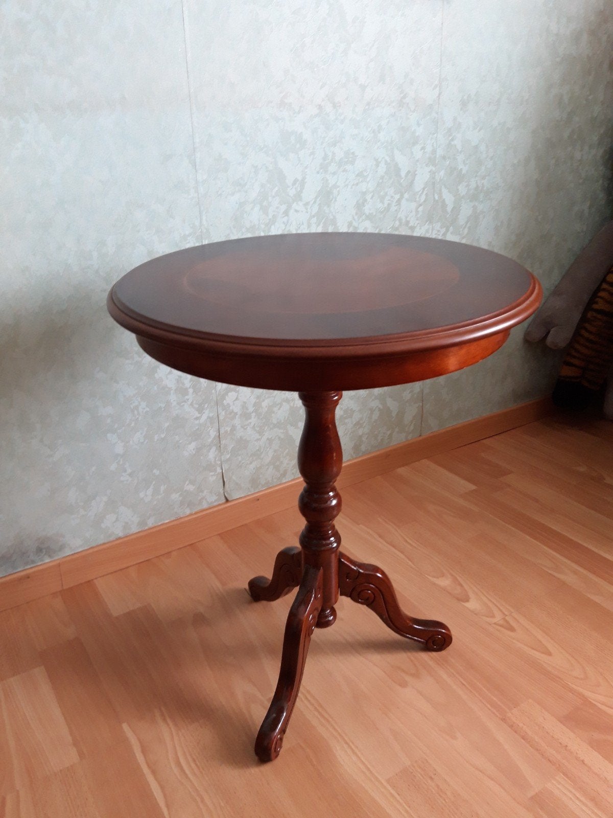 Table d'appoint en acajou en parfait état, Antiquités & Art, Enlèvement