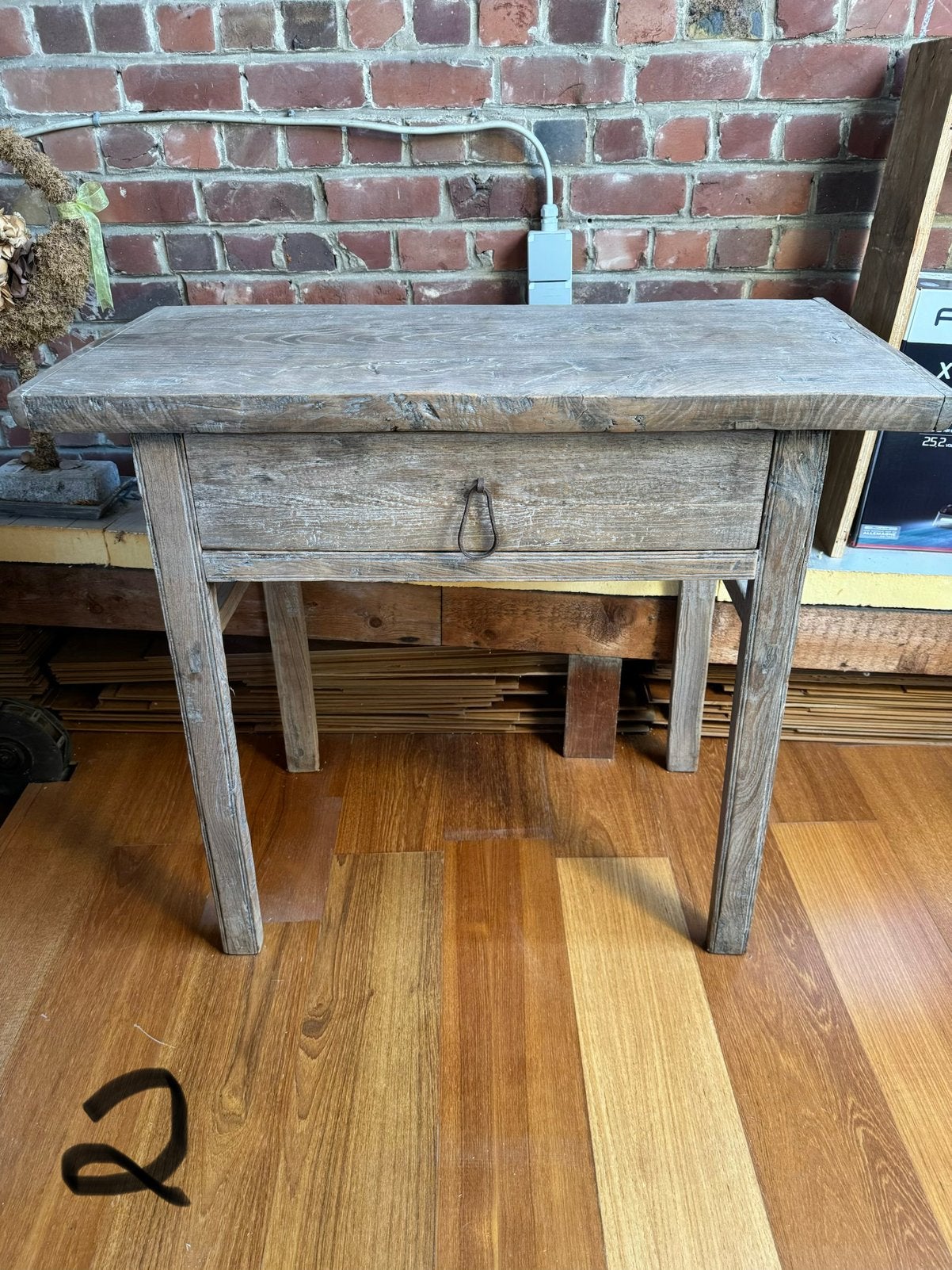 Landelijk, stoer, sobere sidetable (zwaar model), Ophalen, Zo goed als nieuw