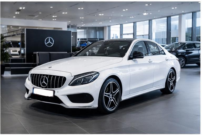 Mercedes c220 AMG line, Autos, Cuir, Achat, 110 g/km, Noir