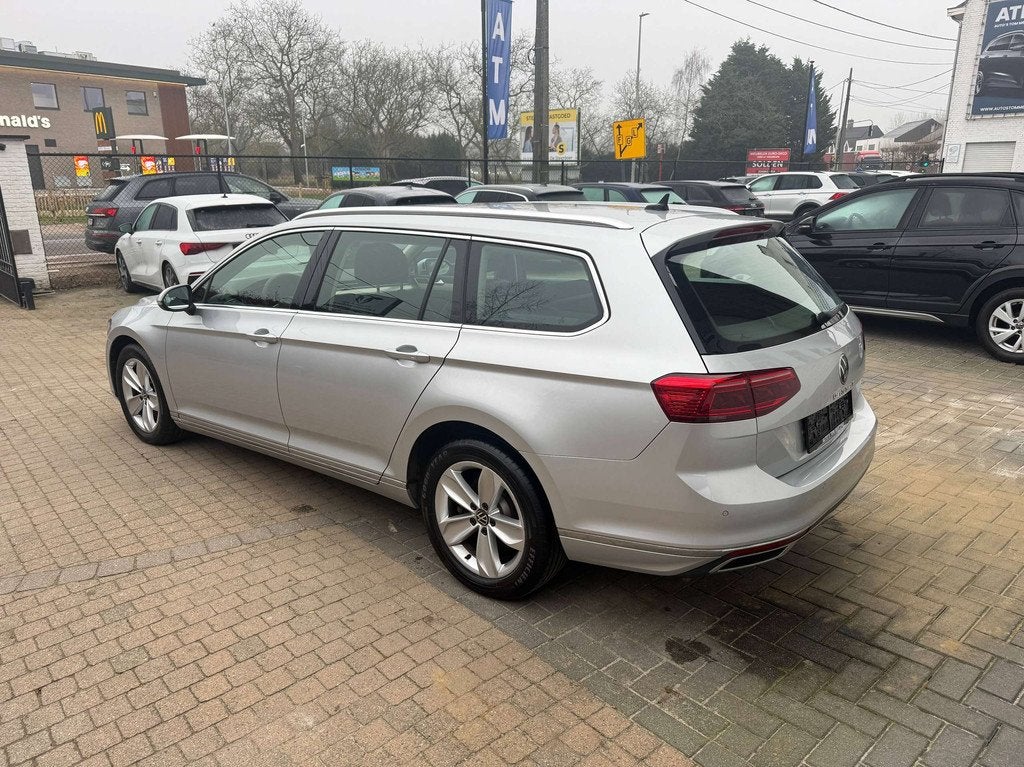Volkswagen Passat Variant Passat Variant 2.0 TDI DSG Highlin, Auto's, Volkswagen, Gebruikt, 4 cilinders, https://public.car-pass.be/vhr/dba06d71-860f-44dd-8fd2-3fce215d36be
