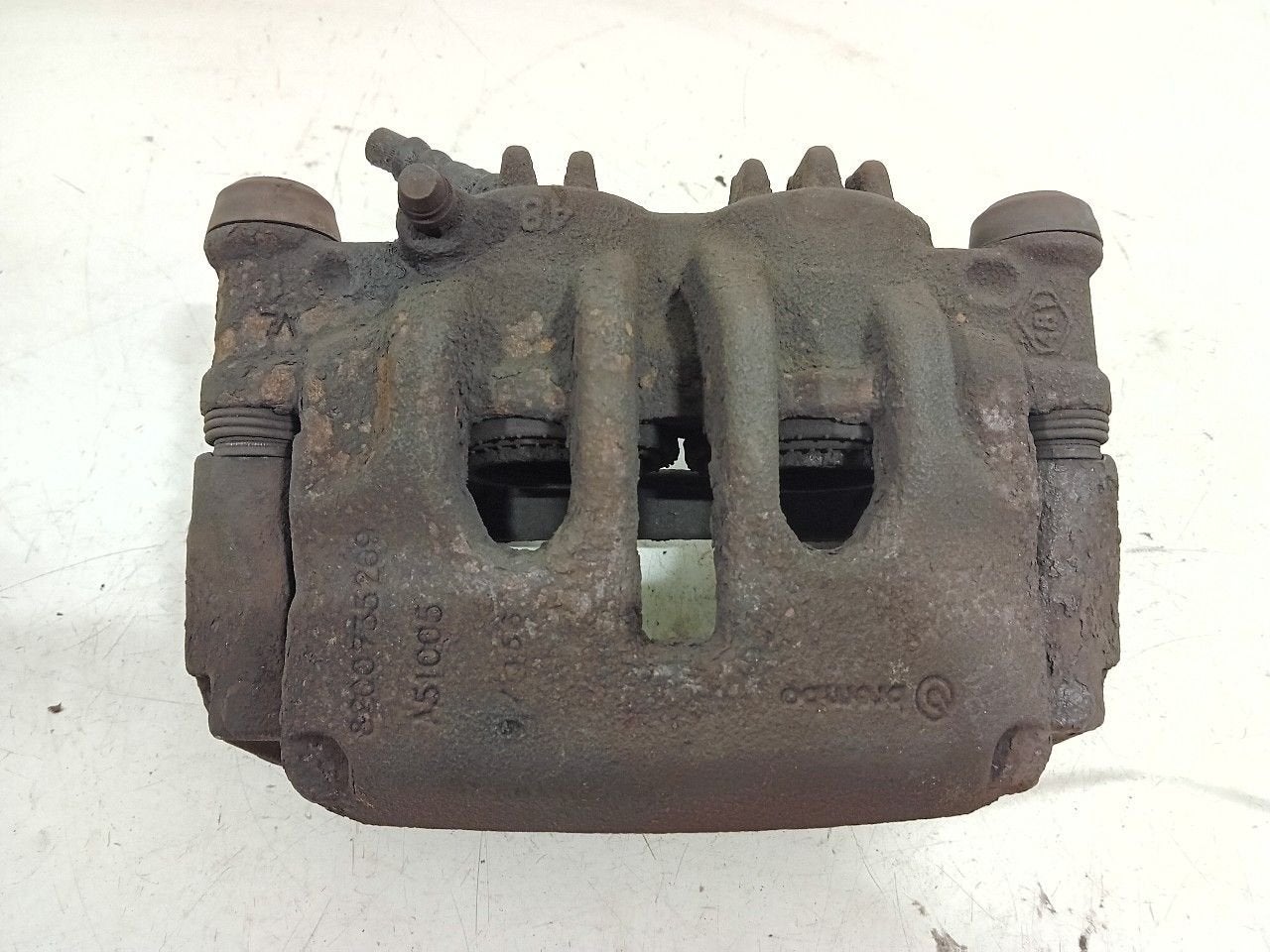 Remklauw rechts voor Renault Master, Onderdelen@venauto.nl, Van der Ven Autorecycling B.V., Ettenseweg 76, 4706 PB Roosendaal, The Netherlands
