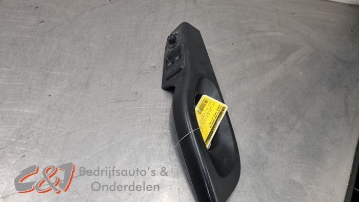 Commutateur vitre électrique d'un Renault Trafic, Renault, -, 3 mois de garantie, Utilisé